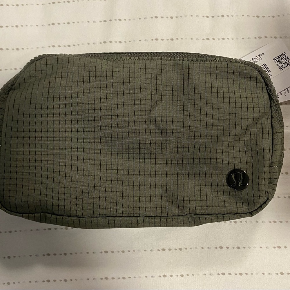 NWT Lululemon Everywhere Belt Bag Carob Brown